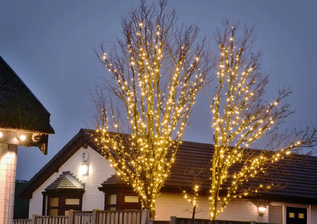 LED String Lights – Warm White Twinkling 10 m connectable outdoor lights