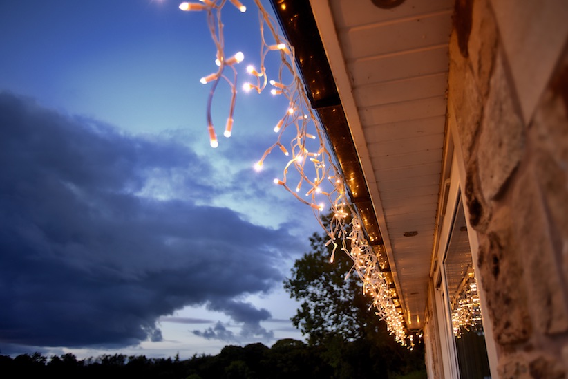 LED Icicle Lights – Warm White Twinkling, 3 m Image 2