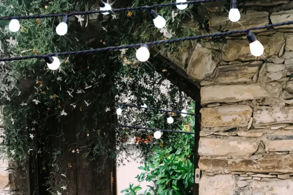 Ice White Large Bulb String Lights – 10 m connectable outdoor LED lighting